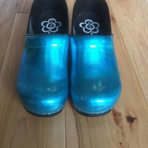 Beautiful Turquoise Aqua Sanita Clogs, 40 / 10